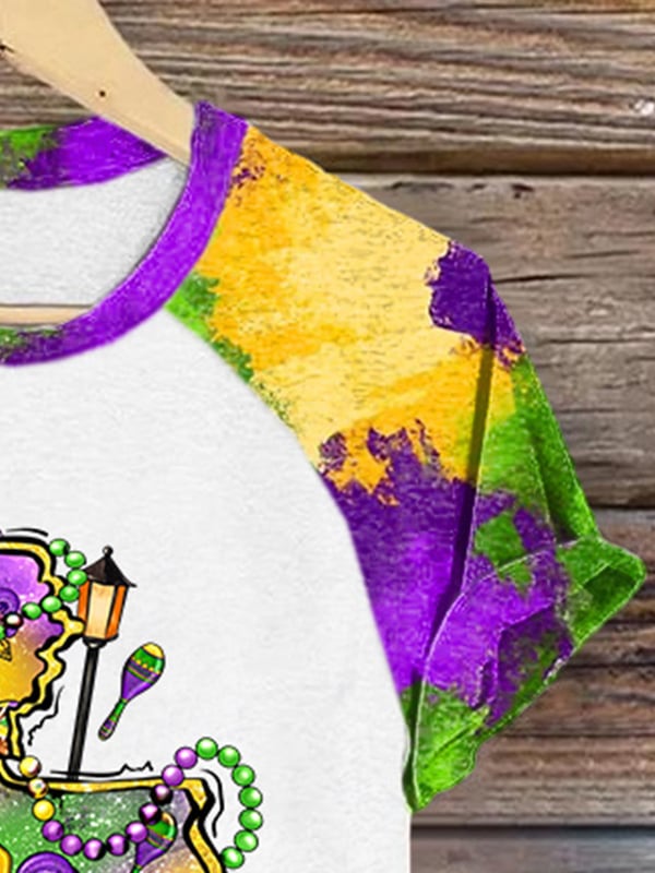 Retro Louisiana Mardi Gras Mask Beads King Cake Print T-Shirt