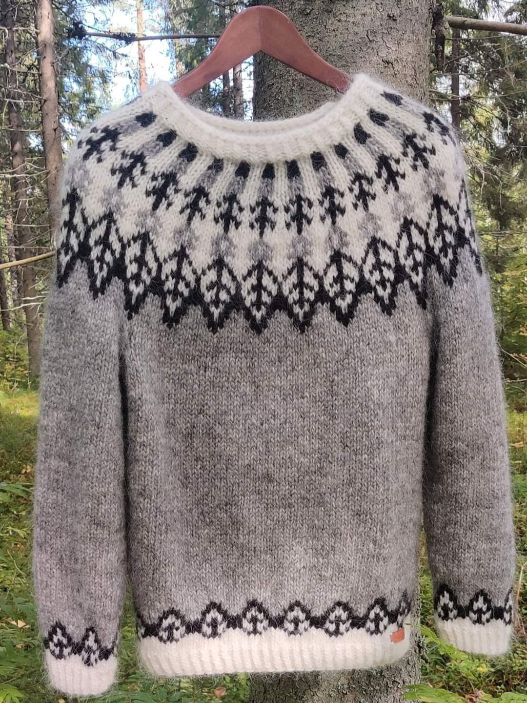 Women's Vintage Knit Crew Neck Sweater