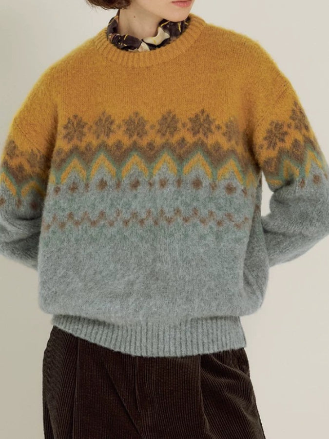 Round Neck Jacquard Contrasting Snowflake Knit Sweater